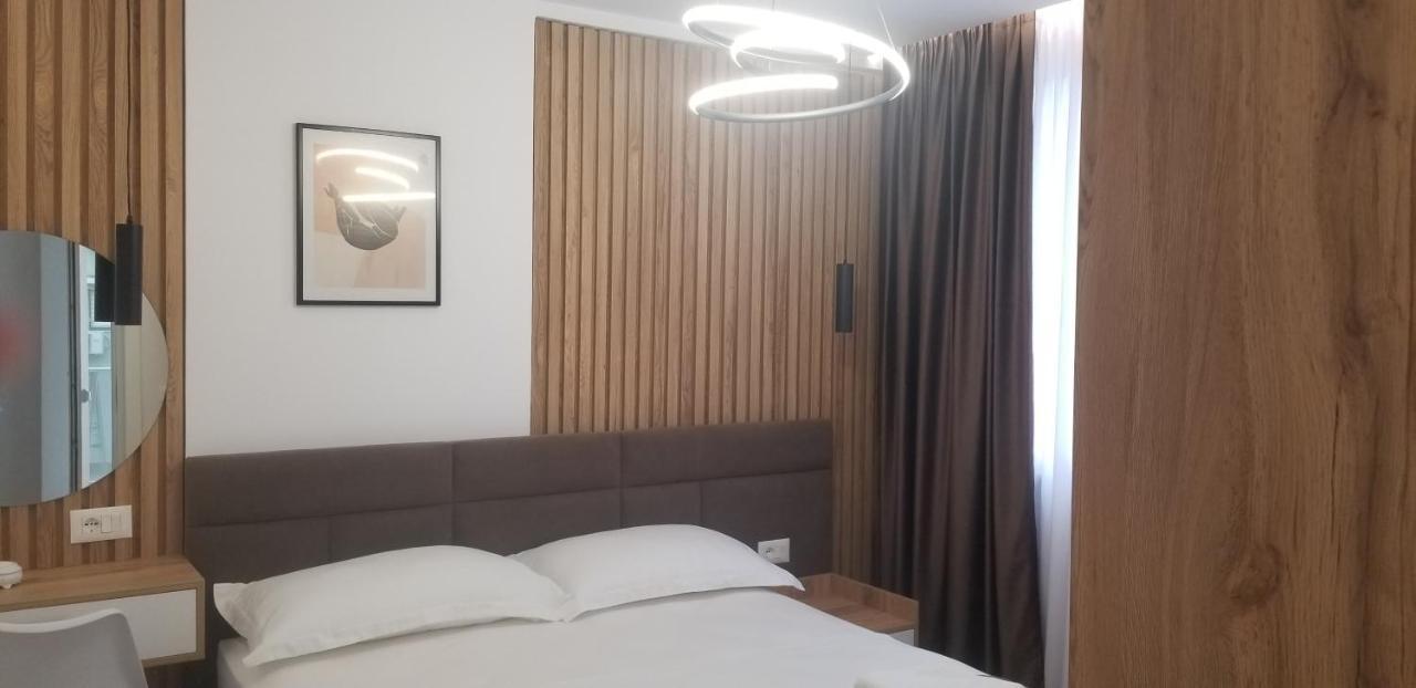 White Apartment Tirana Exterior photo